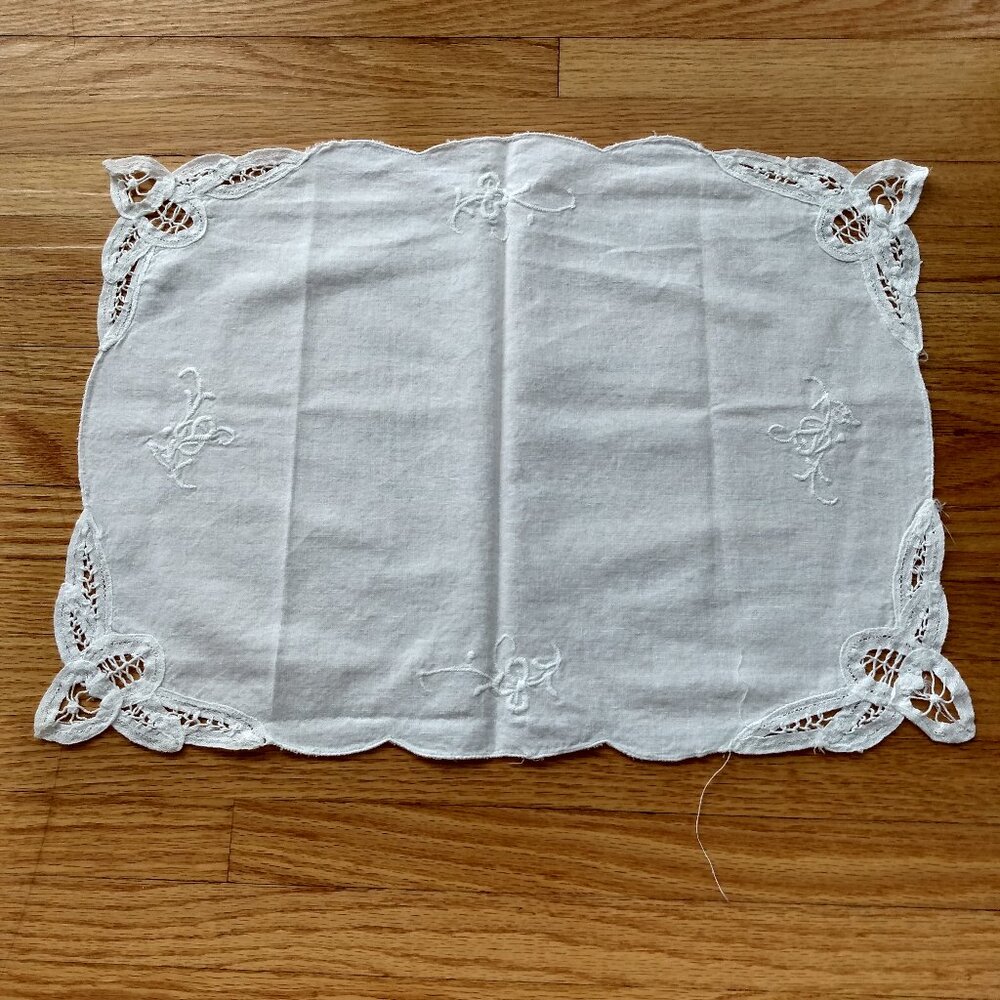 Vintage Doily Table Mat Embroidered White Cotton French Country Farmhouse Decor